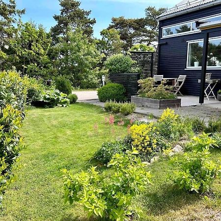 Lys Leilighet Med Fine Uteplasser Fredrikstad Luaran gambar