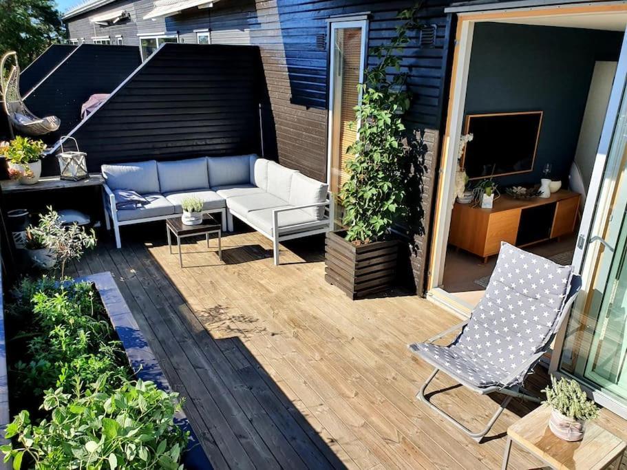 Lys Leilighet Med Fine Uteplasser Fredrikstad Luaran gambar